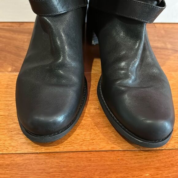 Stuart Weitzman soft Leather Round Toe Buckle Moto Boots Women's size 7.5 - Picture 2 of 13
